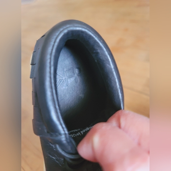 Freshly Picked Ebony Hard Sole Moccasins/Tennis Shoe,‎ Size 8 (Toddler) - Picture 7 of 9